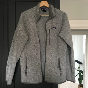 Patagonia Better Sweater Grå strl M - Patagonia Better Sweater i bra men använt skick.