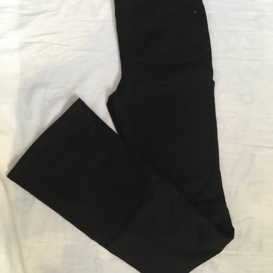 Svarta utsvängda jeans helt nya 100kr