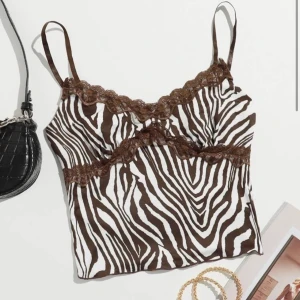 Linne från Shein - Säljer detta linne som jag köpte på shein för ett tag sedan. Har använt denna ca 3 gånger. Hör av er för egna bilder!💗