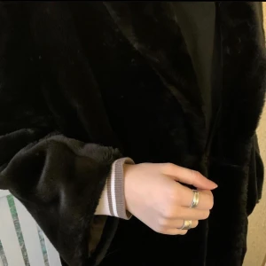 Fuskpäls jacka 🐻 - DM för mer info, mysig jacka!