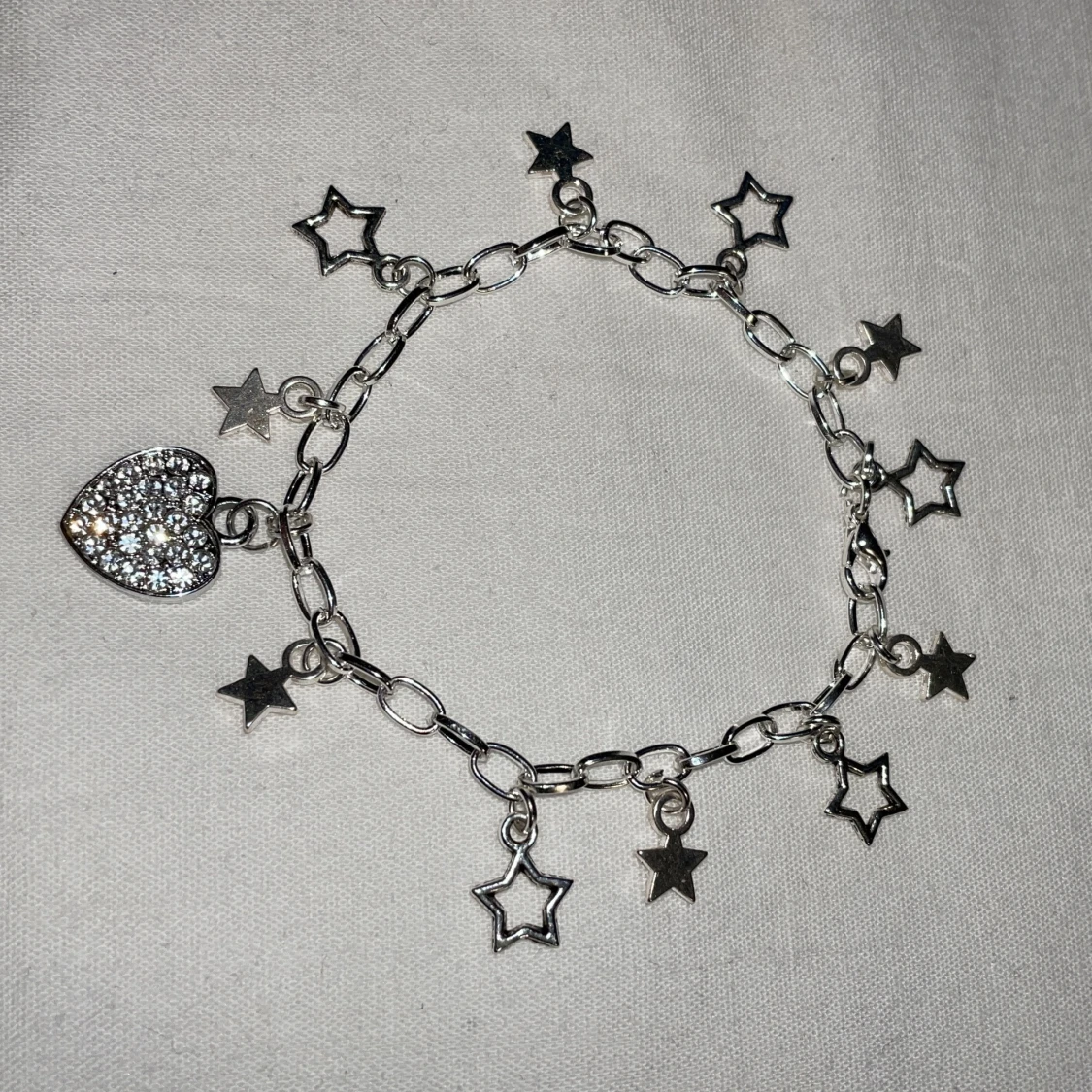 Armband med berlocker - 91