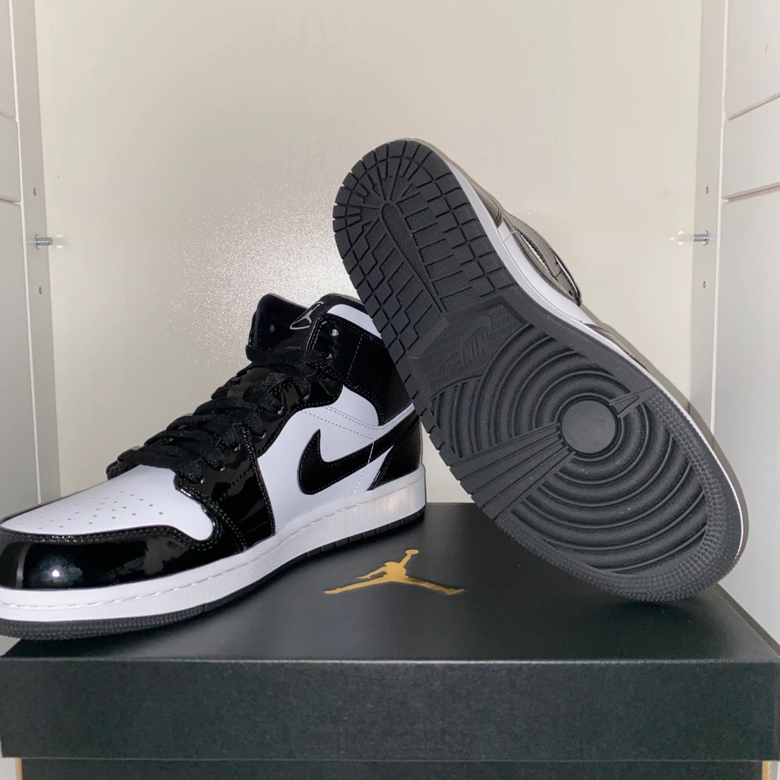 Jordan 1 mid carbon - 90