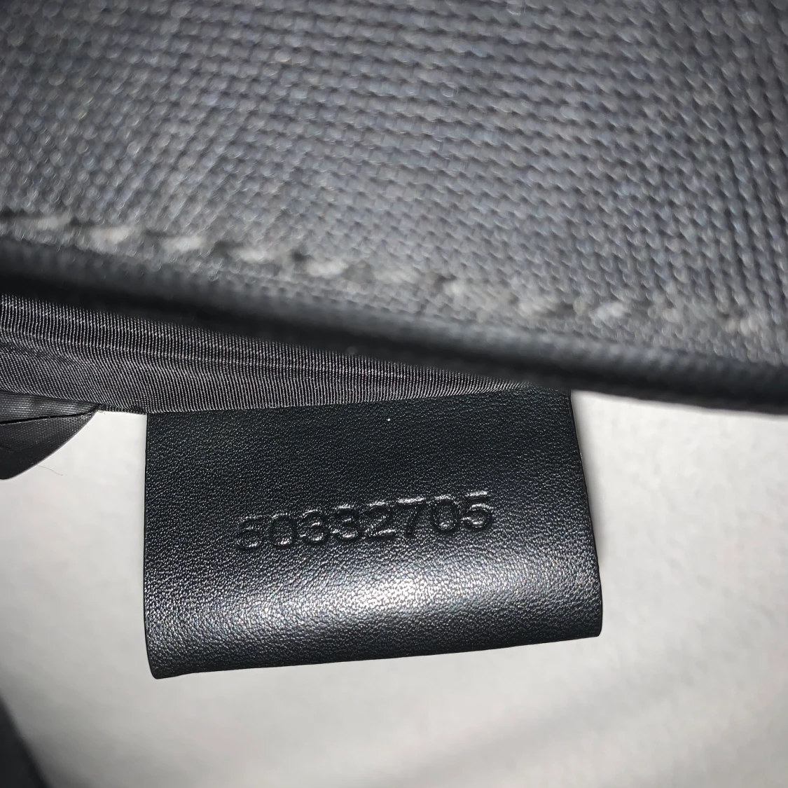 Hugo boss väska - 90