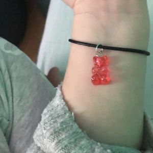 Rött armband  - Fin accessoarer❤️