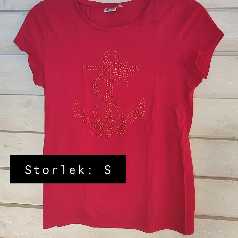 T-shirt i bra skick ✨. T-shirts.