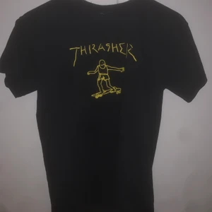 Trasher  - Trasher tröja i storlek S knappt använd. Nypris 449kr säljer för 100 plus frakt som köparen står för