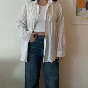 Linneskjorta 🤍🤍 - Mysigaste linneskjortan!🤍 skrynklig på bild men lätt att stryka till! 