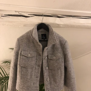 Ulljacka - Super fin jacka i ull från even and odd, sparsamt använd!