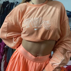 Nike vintage Spellout Sweater  - we sell vintage items , located in Germany.  write us if interested!! 💘