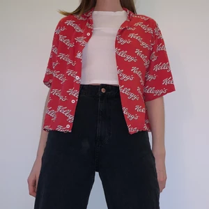 Skjorta  -  Riktigt ball kelloggs skjorta! Mycket sparsamt använd. Frakt tillkommer.