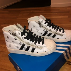 Unika adidas, strl: 36 2/3 - Unika adidas, storlek 36 2/3