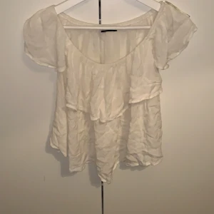 Tröja - Säljer då den inte är min stil längre. 50kr