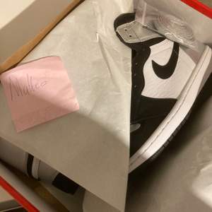 Nike Air Jordan Retro High OG Silver Toe , storlek 42 , oanvända , kvitto från BSTN