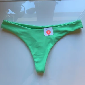 Bikinitrosor - Storlek S, såklart aldrig använda, tyckte bara inte att dom passade till överdelen. Frakt tillkommer🤍