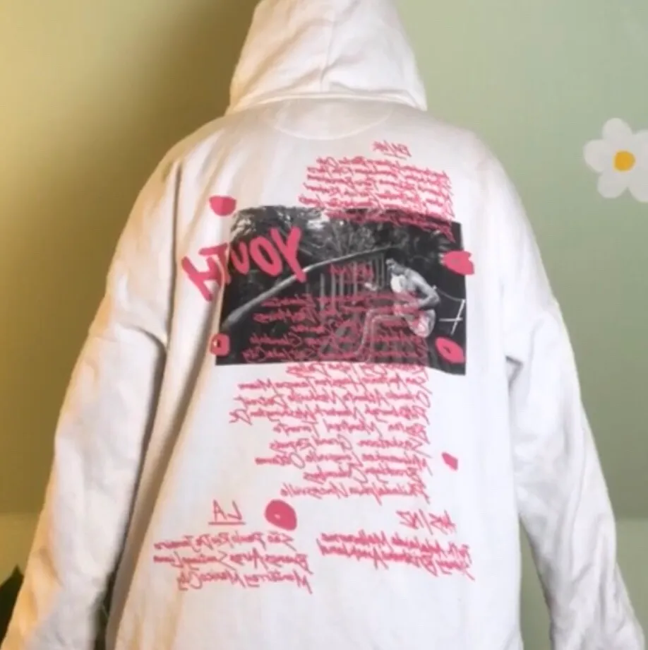 Shawn Mendes hoddie stor och pösig med luva(pris kan diskuteras). Hoodies.