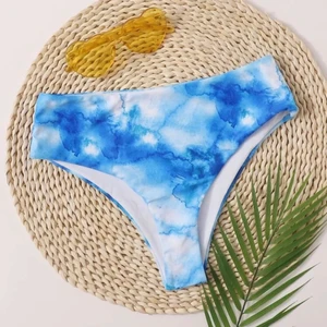 Tie dye bikini - Jättesnygg bikiniunderdel frn shein! Aldrig använd!🌟💕