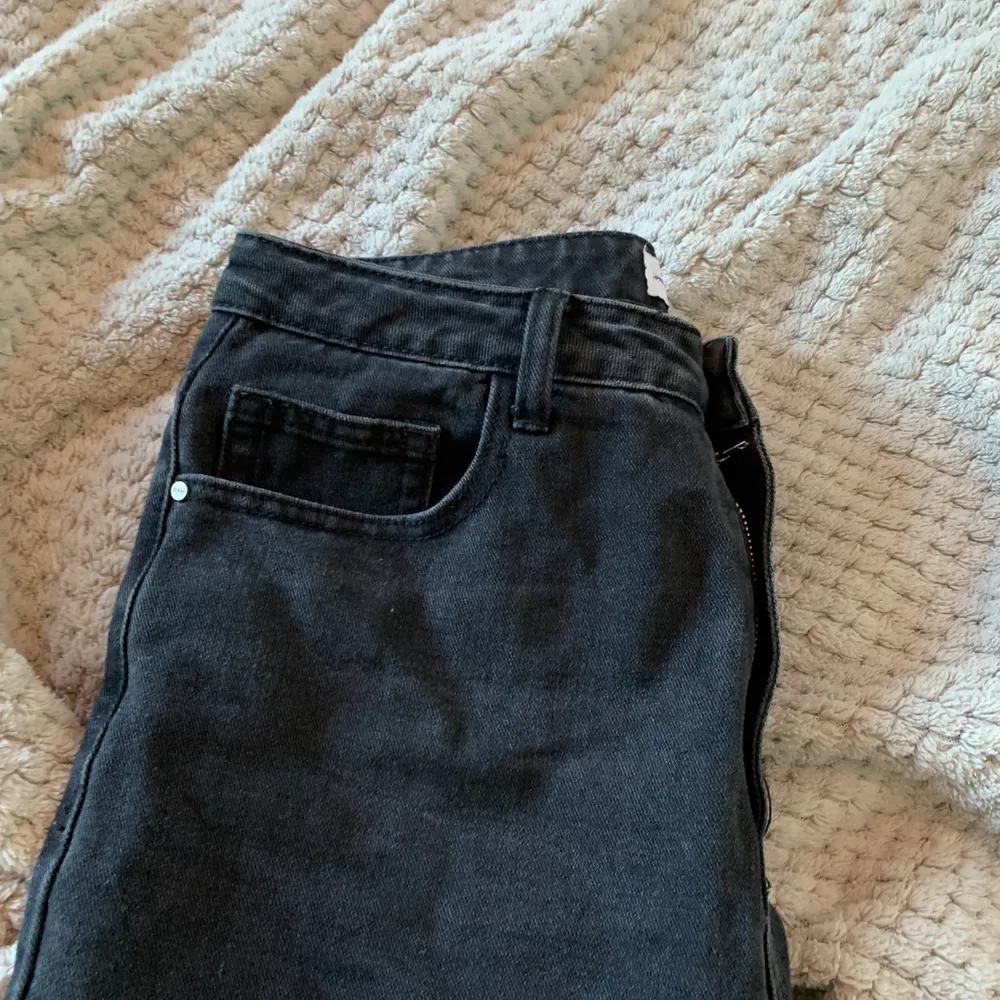 Redial premium denim collection, ganska pösiga jeans med skön passform!. Jeans & Byxor.