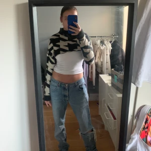 Croppad sweat shirt - Sjukt snygg croppad sweatshirt!❤️