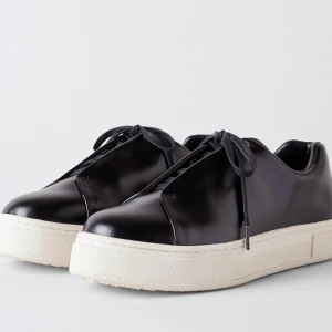 Eytys skor - Superfina sneakers från Eytys. Använda endast 1 gång, säljer pga för stora. Str 41. Priset kan diskuteras :)