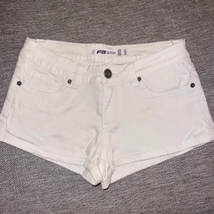 Shorts - Stretchiga shorts i nyskick