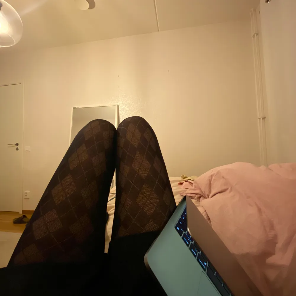 Hej! Säljer dessa tights med mitt UF företag! 151kr inklusive frakt💕 Finns i xs/s eller m/l. Kjolar.