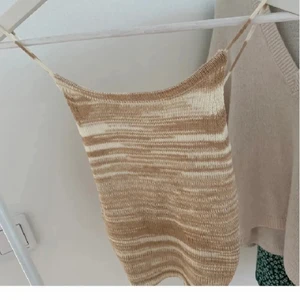 Topp - Söt gullig topp, säljer igen pga oseriös köpare!! 💗Lånade bilder, köp direkt för 100💗💗helt oanvänd och helt ny ☀️☀️