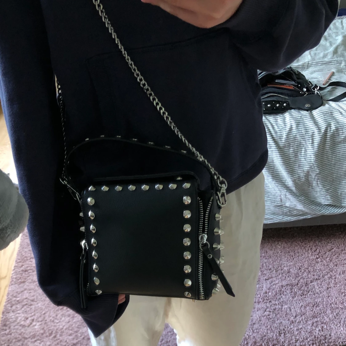 Zara väska med nitar - 91