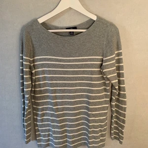 Ribbad gap tröja storlek S - Ribbad tröja i bra skick.