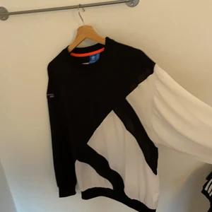 Adidas tröja i stl 38 (blus) - Adidaströja i stl 38