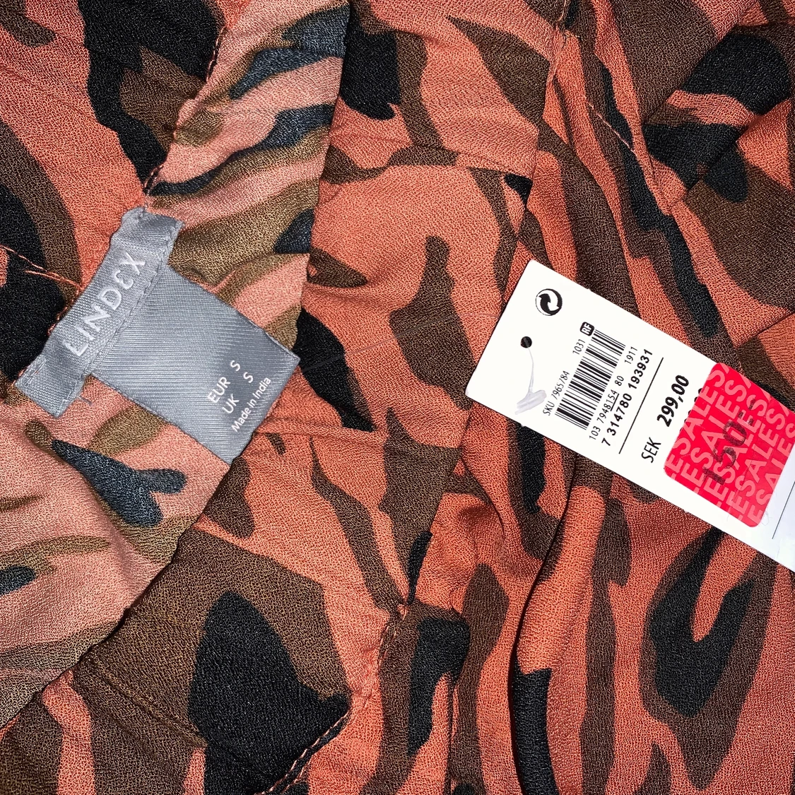 Super fin somrig kjol med krossat tyg eller vad man säger. - 91