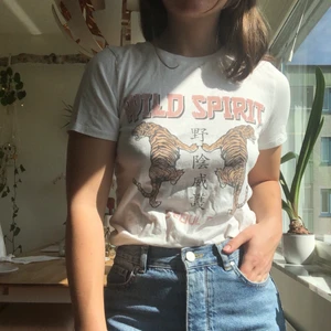 Wild Spirit T-shirt - En superfin t-shirt som jag para använt 2-3 gånger sen jag köpte den på GinaTricot. Den är lite för liten för mig som är S/M. Önskar att jag köpt en större storlek för den är verkligen supersnygg🥰