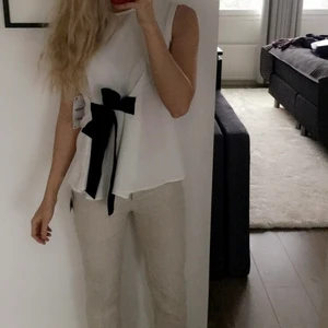 Linnebyxor - Linnebyxor som sitter så sjukt snyggt men som tyvärr har blivit för små för mig... Hoppas ni kommer att älska dem 😍