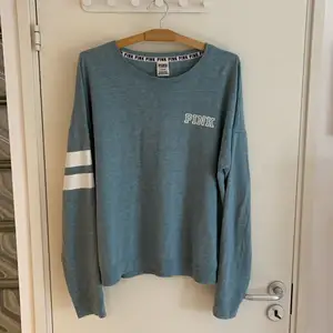 An oversized sweater in a US size M. 