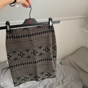 Mönstring tight kjol🌟 - Är stretchig och sitter bra på!