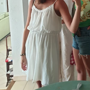 Vit klänning - Vit klänning, asnajs på sommaren❤