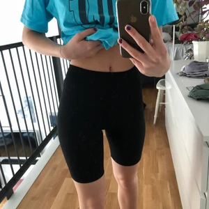 Cyckelshorts - Cyckelshorts från Gina Tricot i Storlek xs men passar s. Inte använda så mycket