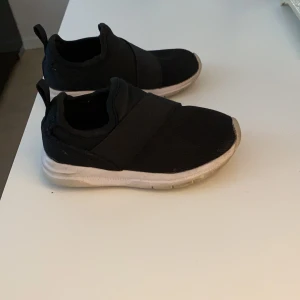 Soc barn skor - Barn skor köpt från stadium  använd 1 år