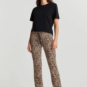 Leopard set - Leopard set från ginatricot i stl xs. Egna bilder kan skickas om så önskas. 