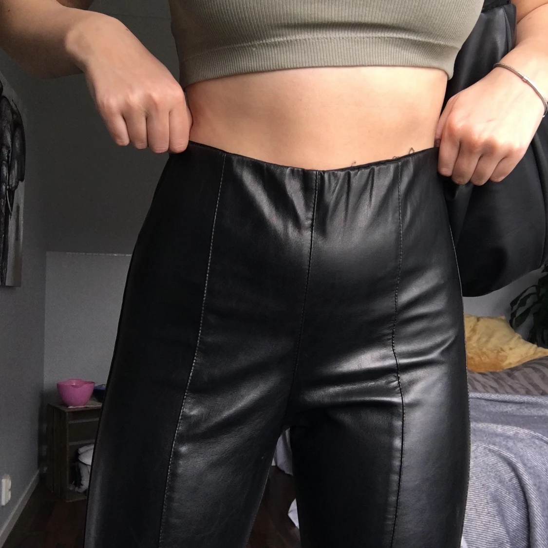 Svarta skinbyxor - 91