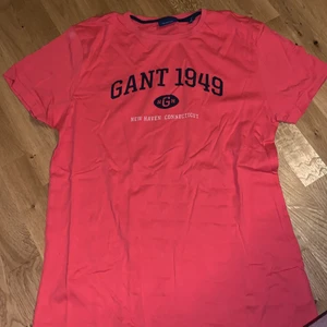Gant t-shirt - Gant t-shirt, bra skick. Storlek medium.  Pm för bild eller pris