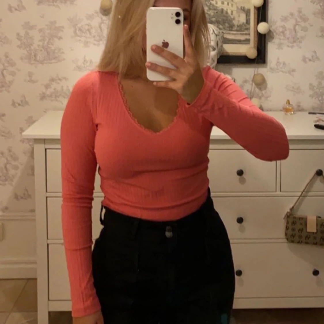 Långärmad med spets