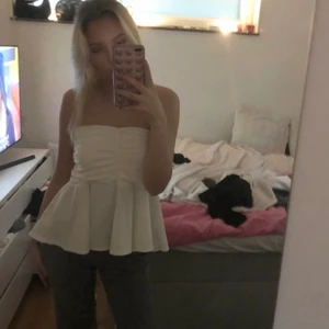 Kjol/topp - Jättesöt vit kjol som även kan användas som topp 🤍