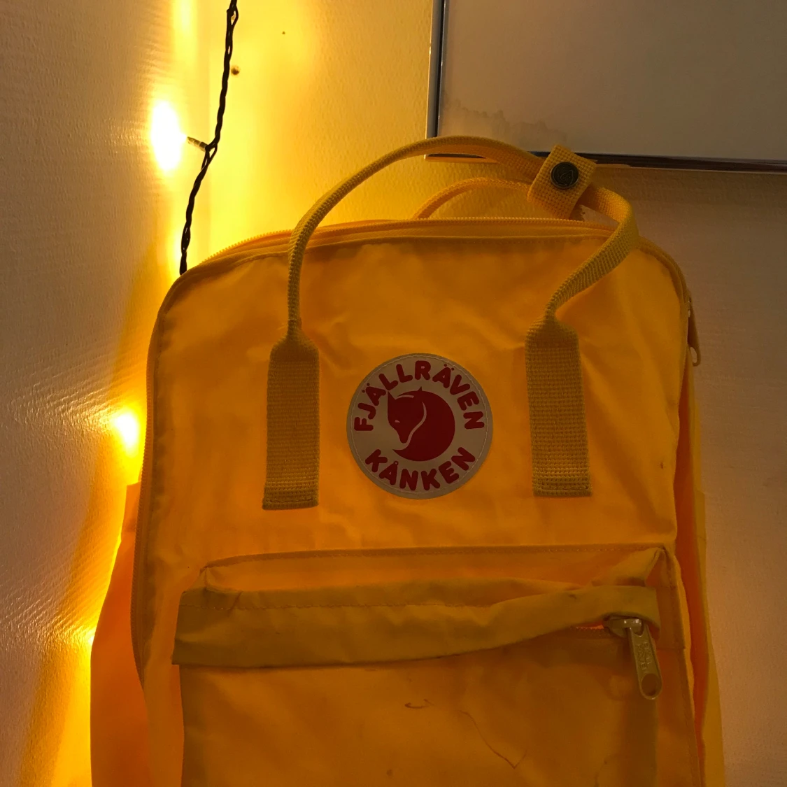 Yellow fjällräven kånken väska<3