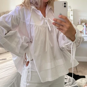 Skjorta/blus från Gina tricot - Skjorta / blus från Gina tricot. Aldrig använt. Inga skador. Nypris 399. 