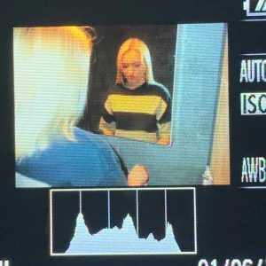 T shirt - Randig T-shirt med svart och beige, oversizde så skulle säga att den passar alla mellan S-L beroende på om man vill ha den taight eller löst.