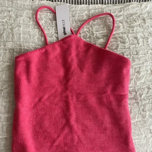 Topp - Superfin rosa topp från Gina Tricot i storlek xs. Aldrig använd❤️