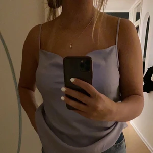 Lindex - Super söt tröja som är lite pösig i framsidan. Tröjans färg är ljus lila💜