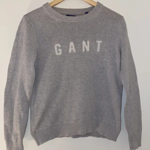 Gant  - En grå stickad tröja från gant i storlek xs kommer ej till användning längre är i ett mycket gott skick säljes för 150kr