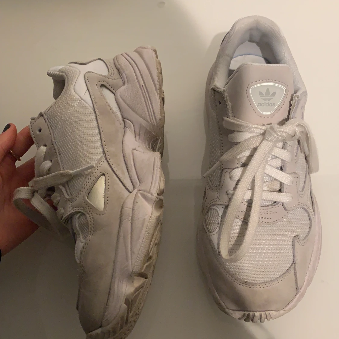 Falcon Adidas skor i beige - 91