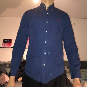 Blå Ralph Lauren skjorta storlek M. Budgivning